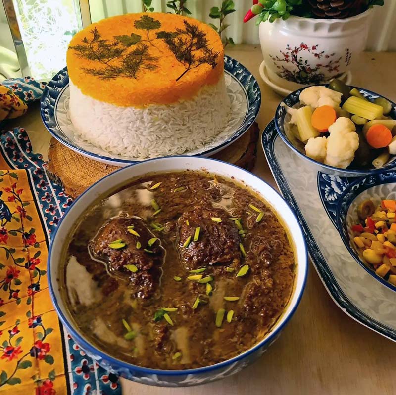 Immariafat's tweet photo. @ikeakia_ Kebab soltani- fesenjoon- shole zard -ghotab https://t.co/pIp4dcTyI0