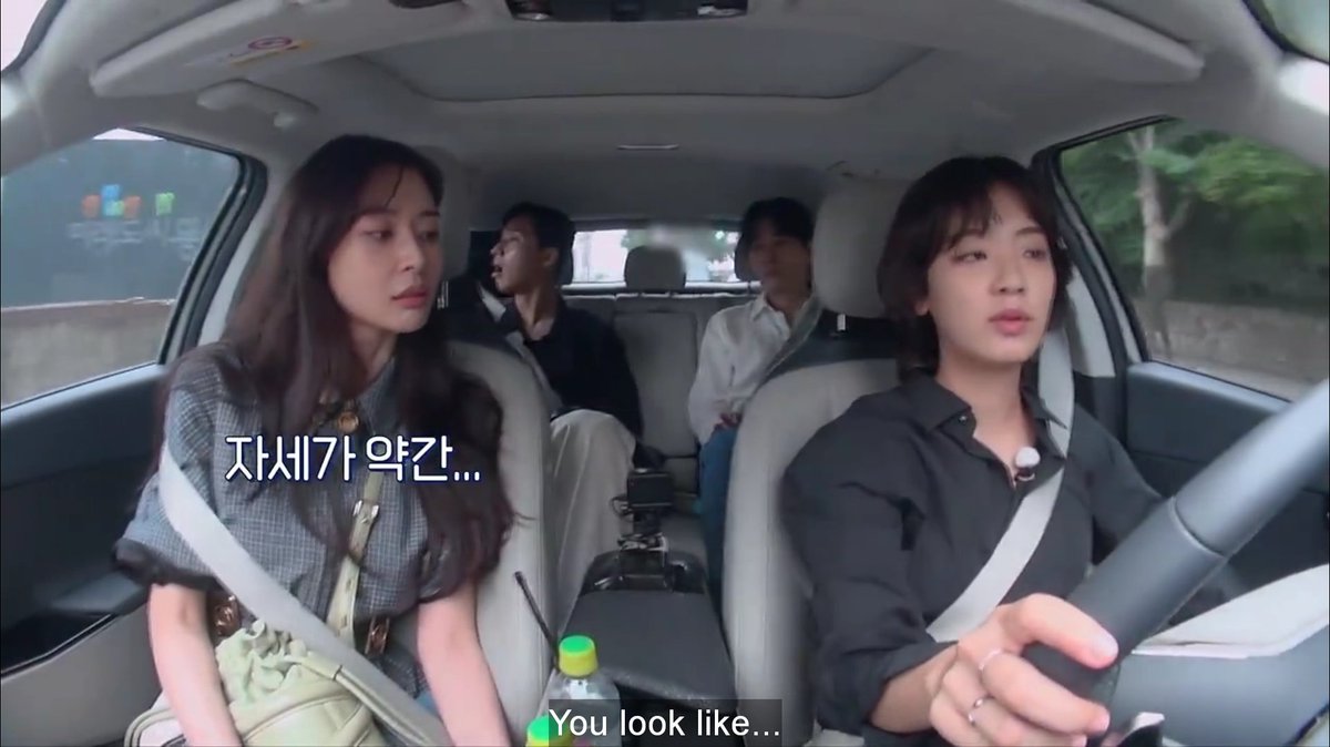 damshikfeels's tweet photo. Lmao Nara is down so bad for Jooyoung girl didn't do anything but staring at her and praising her the whole ep ksksksksl

#YouthMT https://t.co/q45AvVGgoC