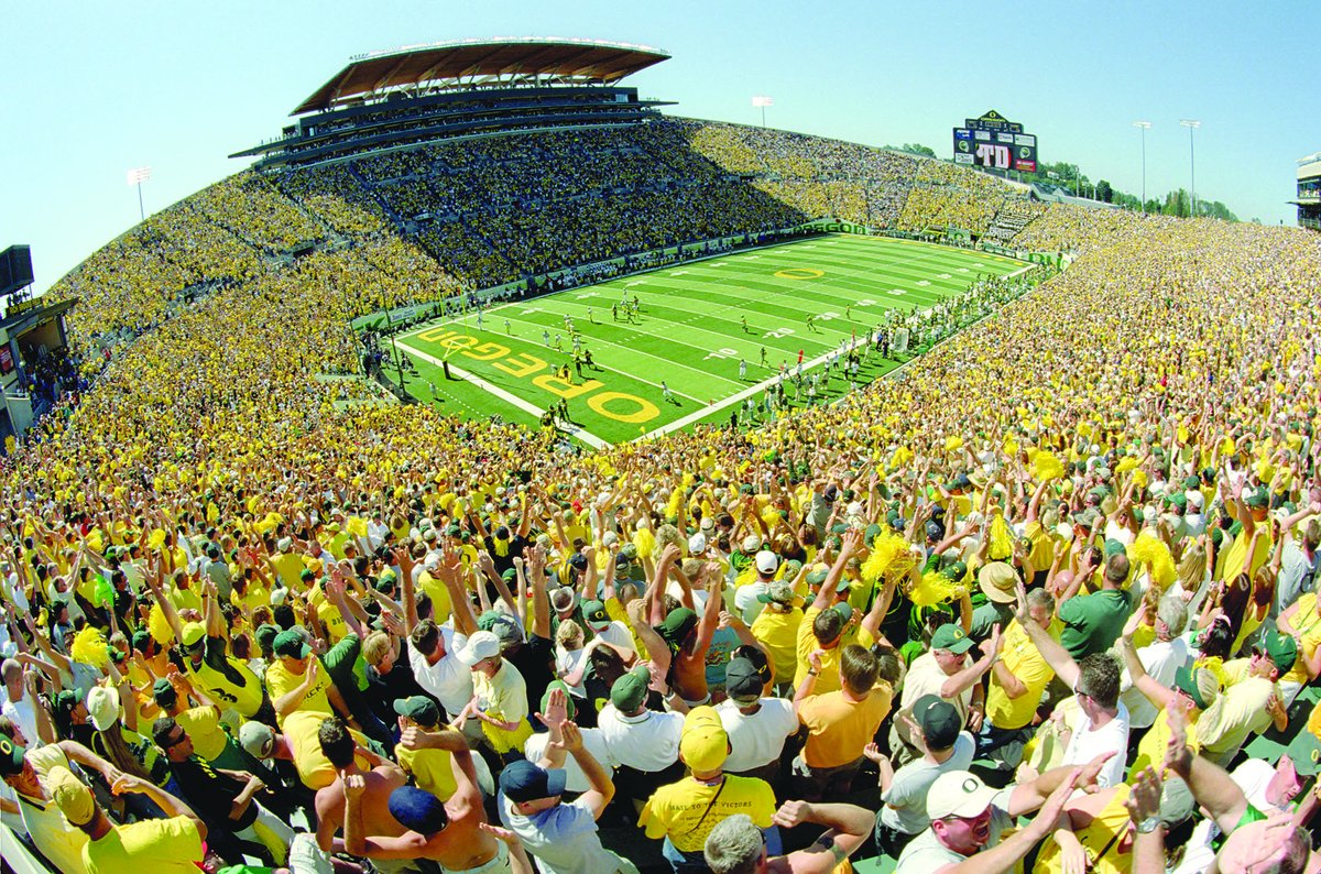 UOAlumni's tweet photo. See you very soon, Autzen! 🦆💚 

Wherever you are, don't forget to wear yellow tomorrow and show your #DuckPride! We have watch parties taking place , so make plans to join fellow alumni to cheer on UO football. Find a watch party near you at https://t.co/69AUtBmnlW. #GoDucks https://t.co/NioXkUAQX0