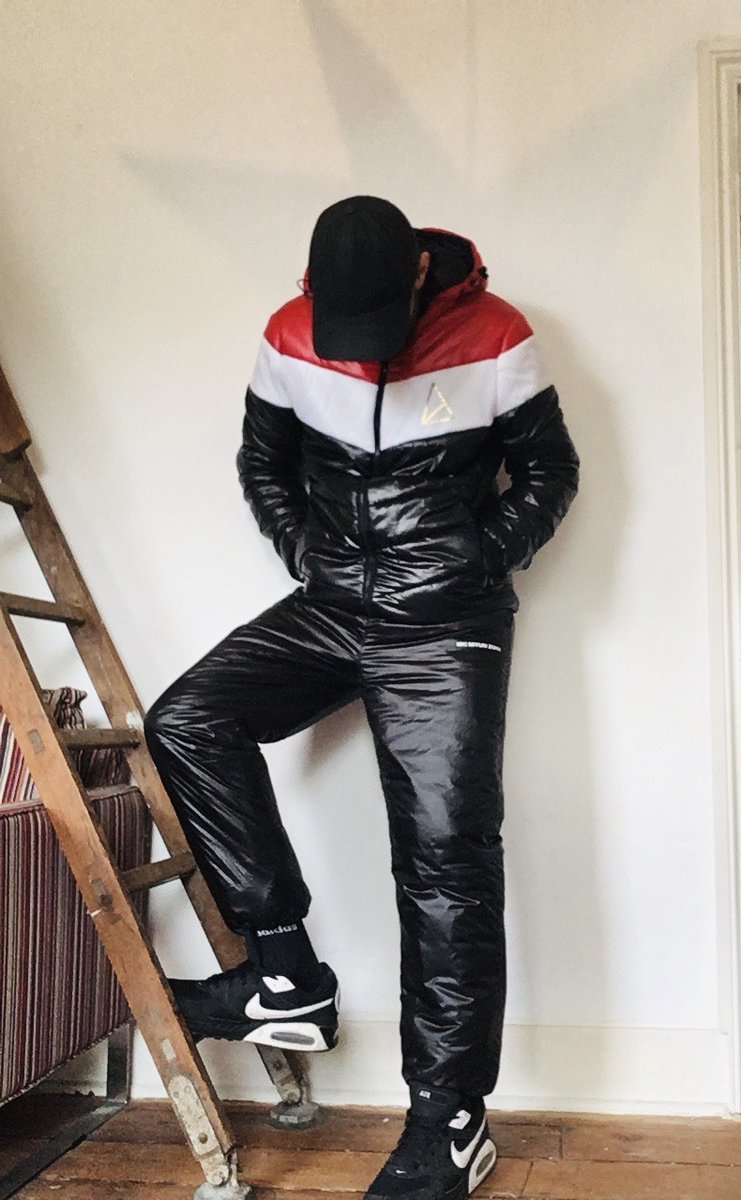 GLANZMAN_UK's tweet photo. Ready for winter #GlanzNylon #ShinyNylon #Scally #WetLook #Puffer https://t.co/MWeBnS545P