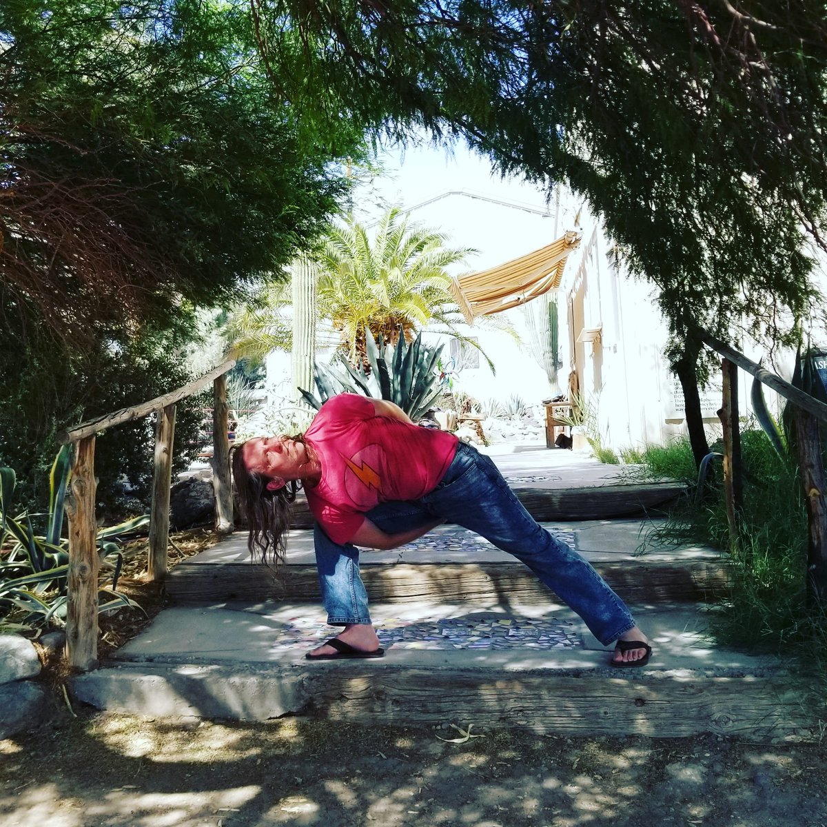 ADevotedYogi's tweet photo. Beyond the Lights of Vegas
#vegasyogi #travelingyogi #chinaranch #adevotedyogi #yoga #chinaranchdatefarm #yogainspiration #yogalife #adevotedyogi #yogi #yogaeverywhere #tecopa #yoga #joy #gratitude #yogaheals #yogahealsthesoul
https://t.co/Noxohv7gNG https://t.co/SXzza906by