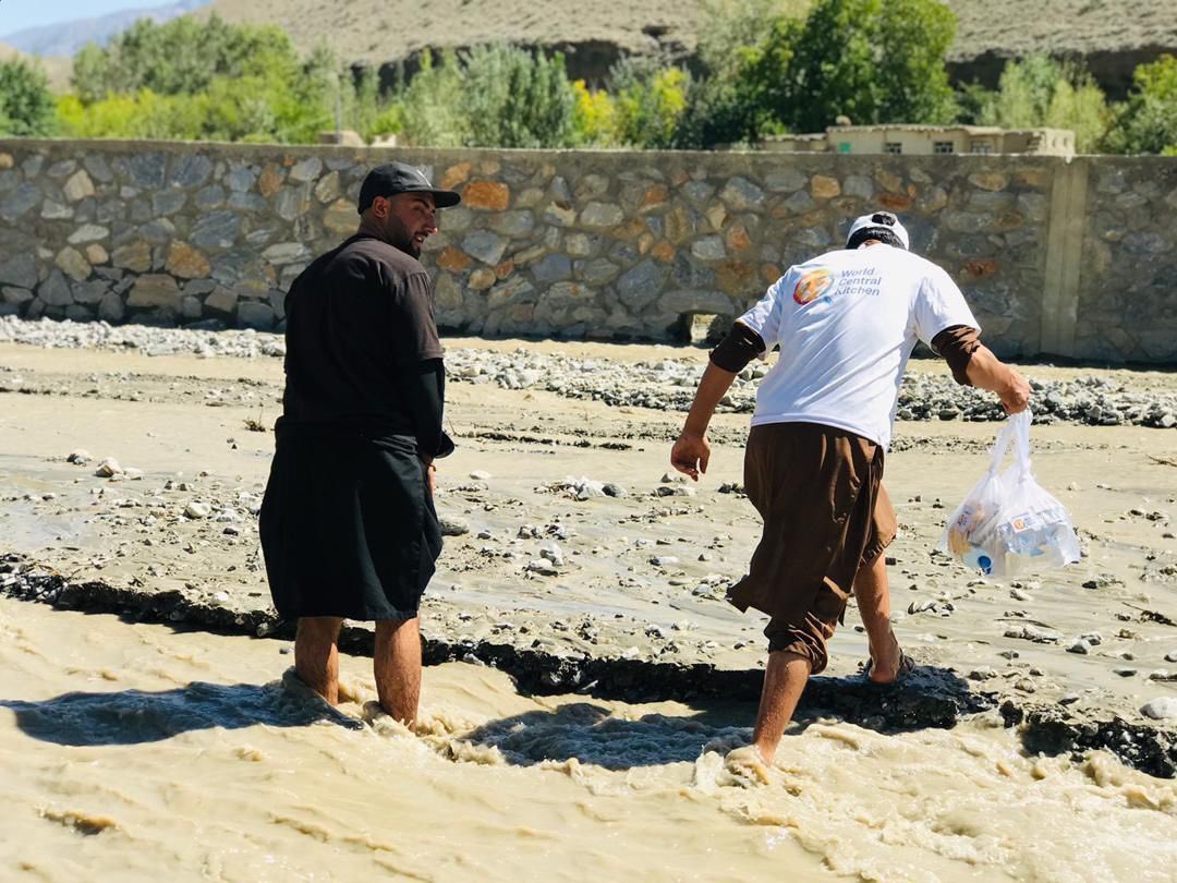 WCKitchen's tweet photo. Since flash floods hit eastern Afghanistan, WCK’s Relief Team provided 23k+ fresh meals &amp; 135k+ liters of potable water to impacted communities. As families return home, WCK is assisting local partners in efforts to repair damaged wells &amp; ensure nobody is left without water. https://t.co/4DwlDjUu1D