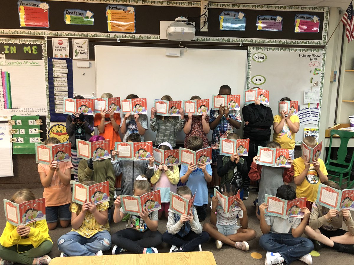 MsEnglemanEDU's tweet photo. Today we got our Sept. Book of the Month! Thanks to all my family and friends who donated to make this possible! #AHSchools #RamseyEaglePride #todayareadertomorrowaleader #3rdgraderocks https://t.co/ZGSCClDwxC