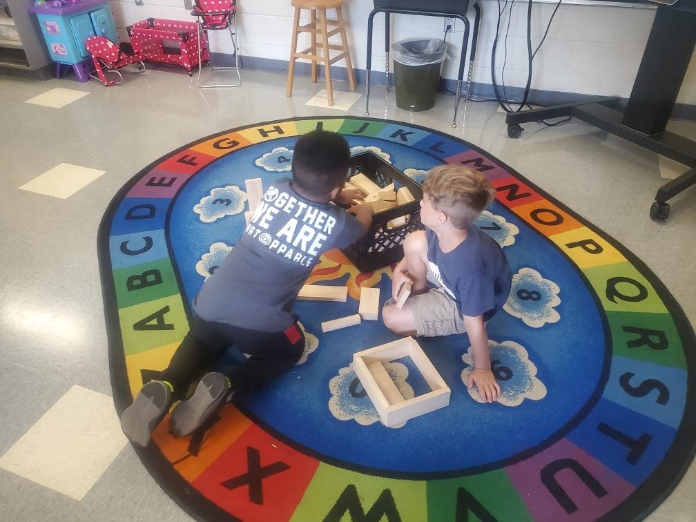 Ward_Colts's tweet photo. We had another great week at Ward! This week, students worked with our school counselors on social emotional learning by participating in cooperative play. They did a great job! #wardstrong #4houses1school https://t.co/9TOSPzcsMG