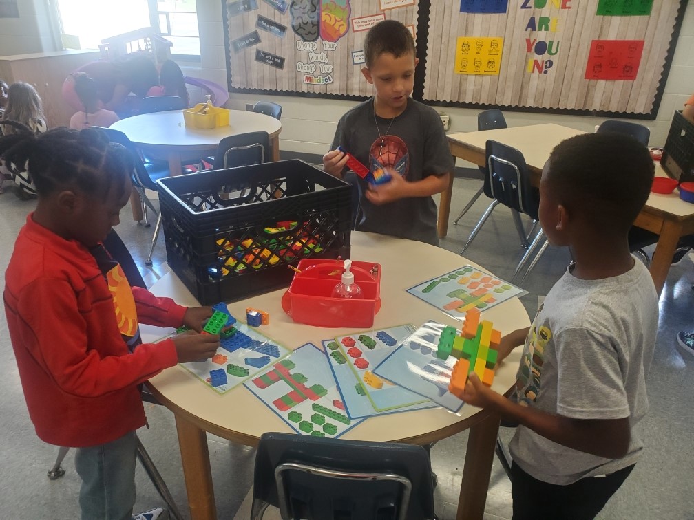 Ward_Colts's tweet photo. We had another great week at Ward! This week, students worked with our school counselors on social emotional learning by participating in cooperative play. They did a great job! #wardstrong #4houses1school https://t.co/9TOSPzcsMG