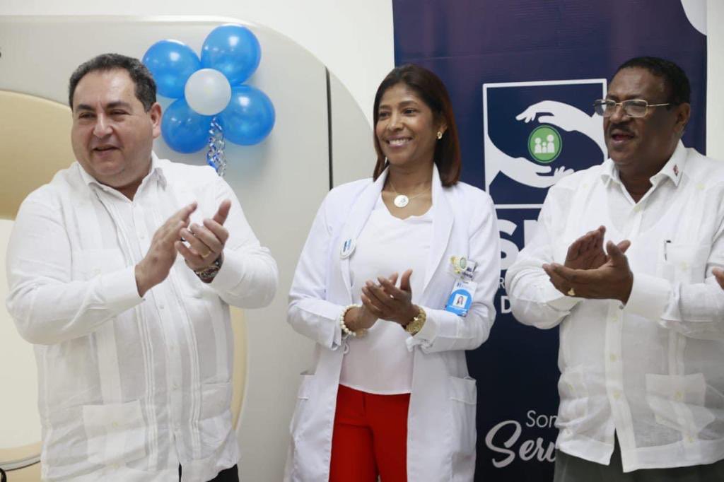 dr_Feliz1's tweet photo. 📍Pedro Brand, Santo Domingo

Con entusiasmo es puesto en funcionamiento por primera vez el tomógrafo del hospital Rodolfo de La Cruz Lora. Seguimos trabajando para garantizar mejores atenciones #srsmrdo https://t.co/OT7JJB6kpT