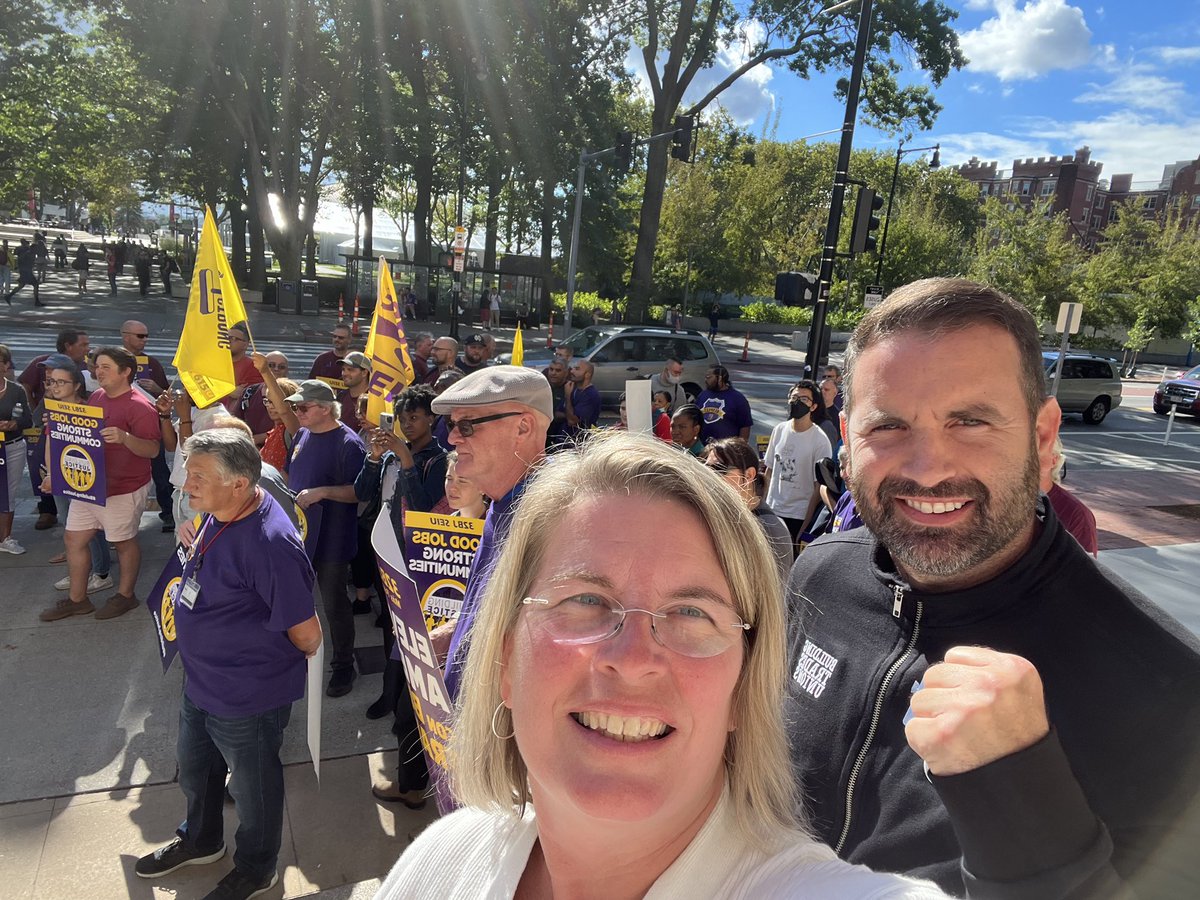 MarjorieDecker's tweet photo. As a child I watched my mom go from an overworked &amp; underpaid nursing aide to an organizer &amp; shop steward w/ SEIU. I stand here on the shoulders of my mother, her peers &amp; union organizers. When workers win, families &amp; communities win too @MITGradUnion https://t.co/ijaoLdUmKv