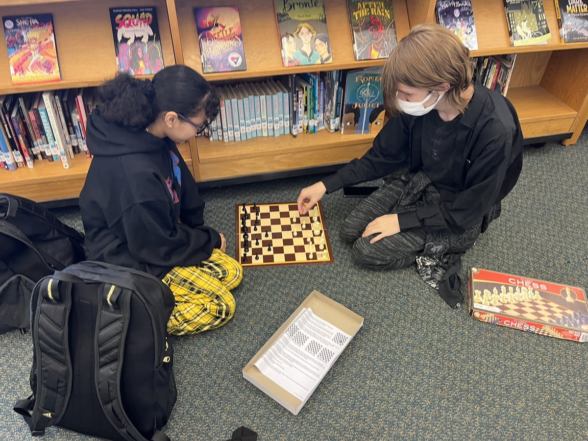 nwhs_media's tweet image. Fridays for the WIN! Why not close out the week with 150 of your closest friends? @apyunc98 @NCSLMA #GCSLibrariesEngage #govikes