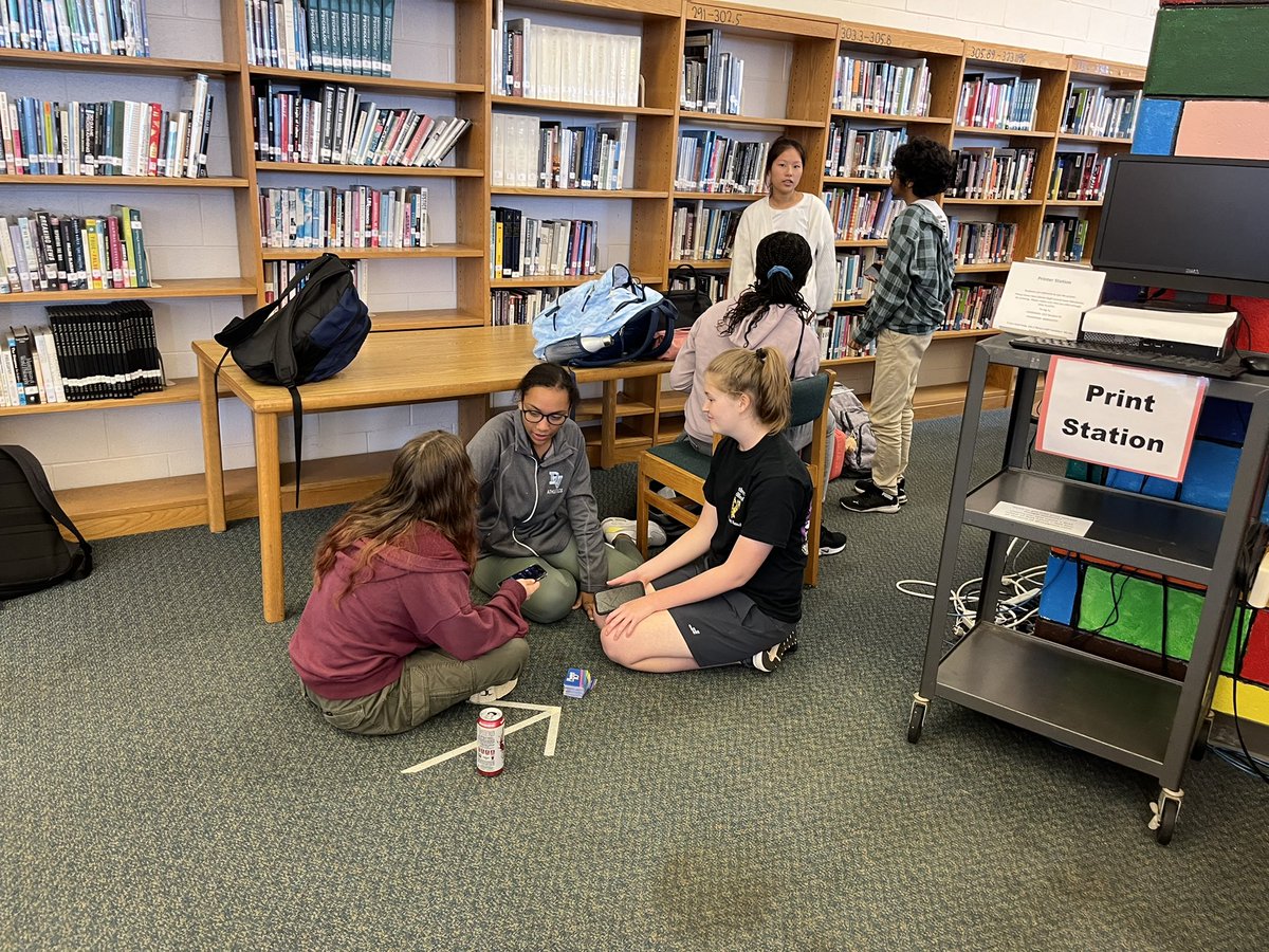 nwhs_media's tweet image. Fridays for the WIN! Why not close out the week with 150 of your closest friends? @apyunc98 @NCSLMA #GCSLibrariesEngage #govikes