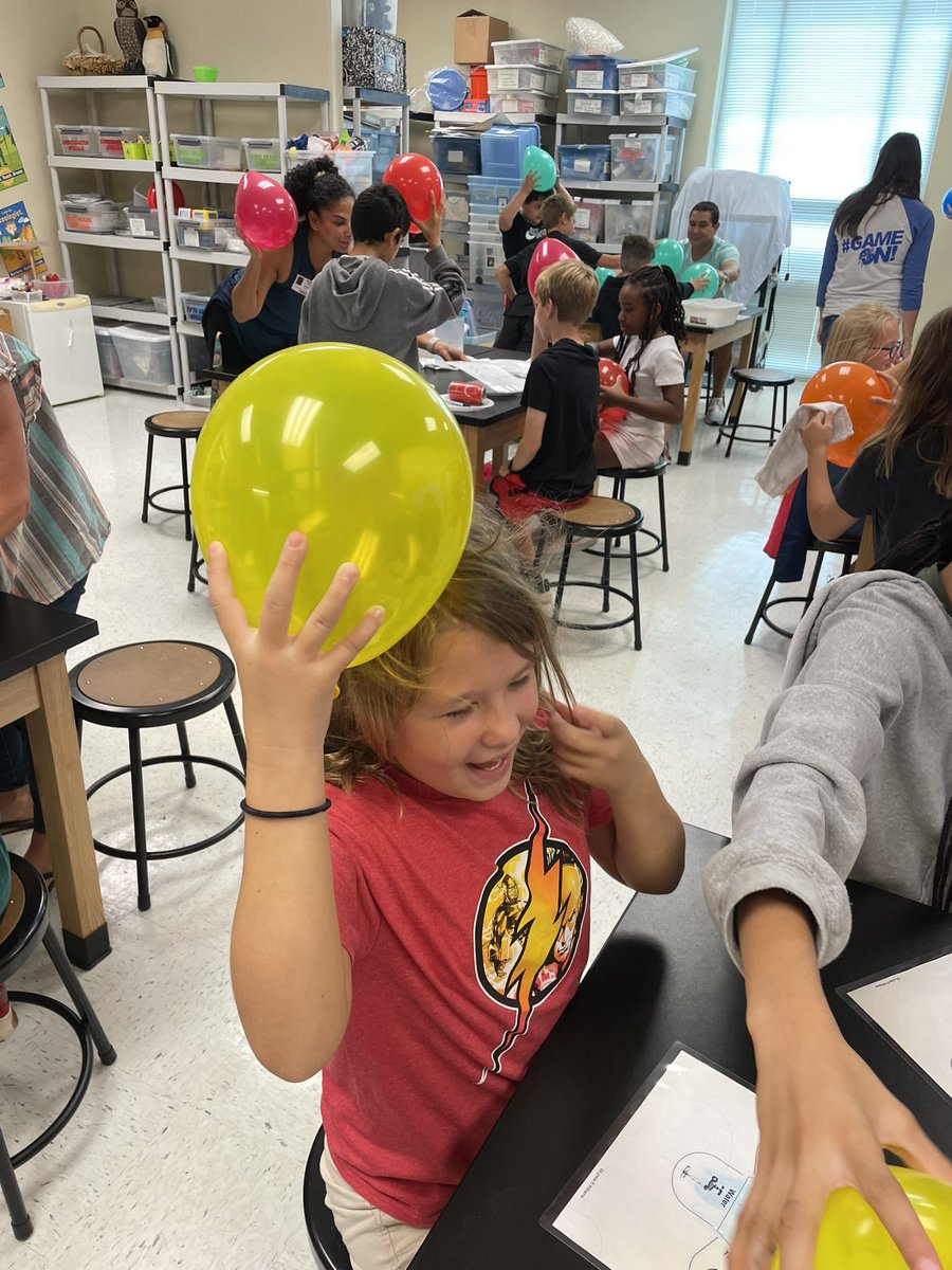 hlherring123's tweet photo. Students (and teachers) having fun and learning in our science lab! @SweetAppleES @SweetApplePTO @MrsAlhadeff @andylallison @consolom1 https://t.co/EO34WEQWy5