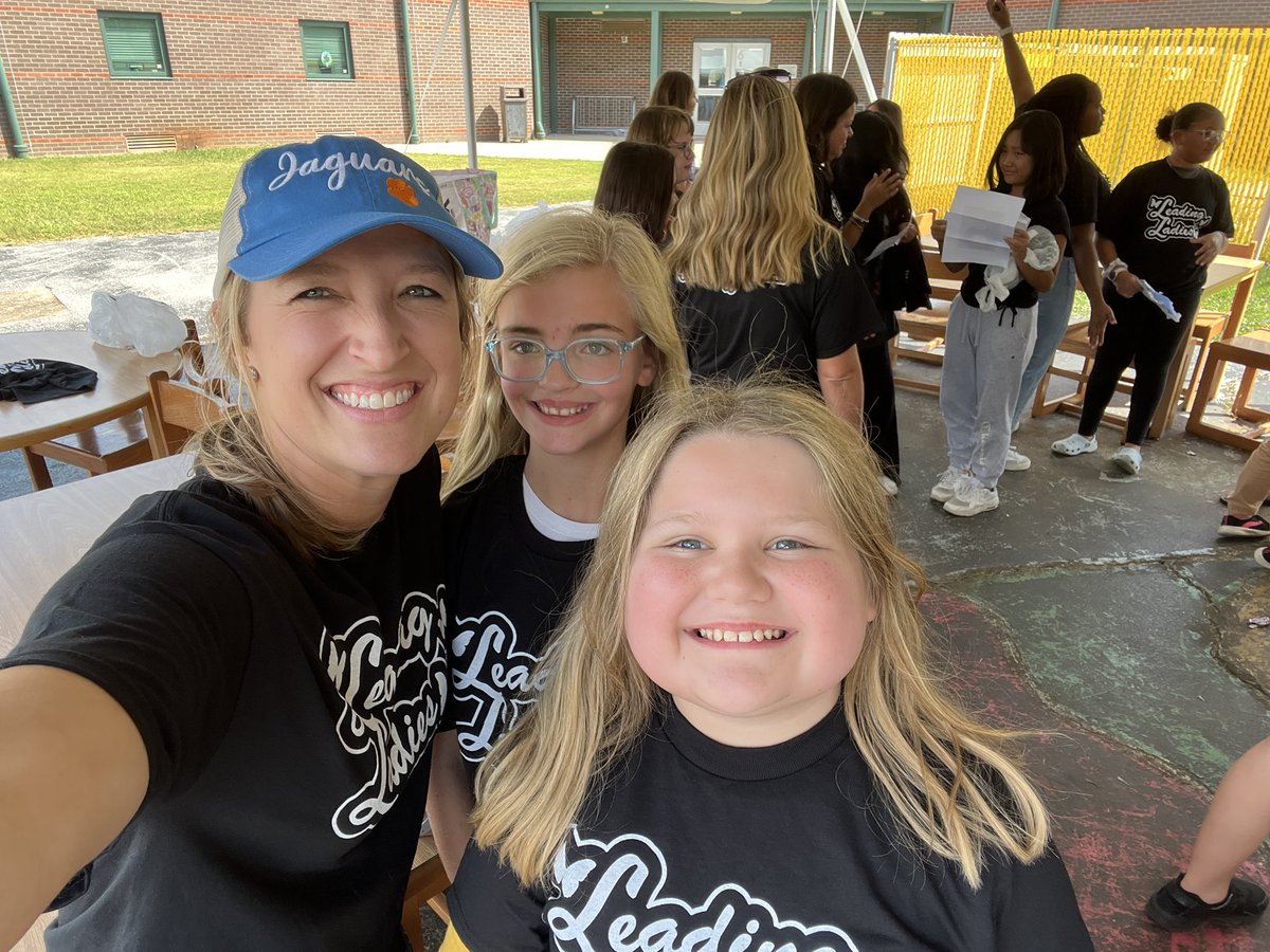 All the 😍😍😍😍 for these leading lady littles!! <a href="/NatcherElem/">Natcher Elementary</a> <a href="/NatcherFRC/">Natcher FRC</a>