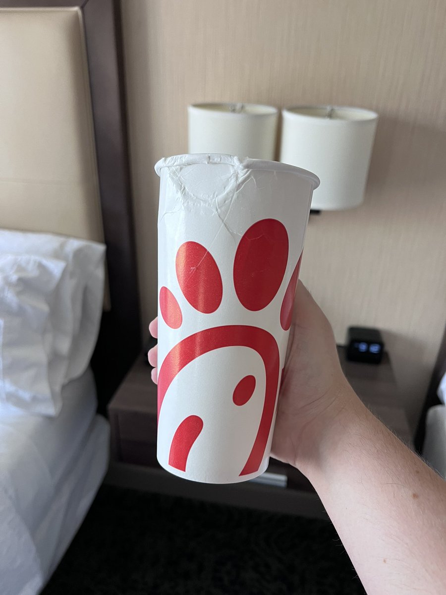 eden riley 🌻 tweet media