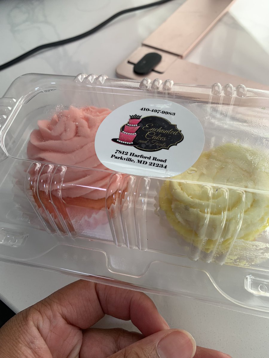 IndiaAlmighty's tweet photo. My mom got me early birthday cupcakes! 6 days to #IndyDay 🥳 https://t.co/P8HMo2mwu0