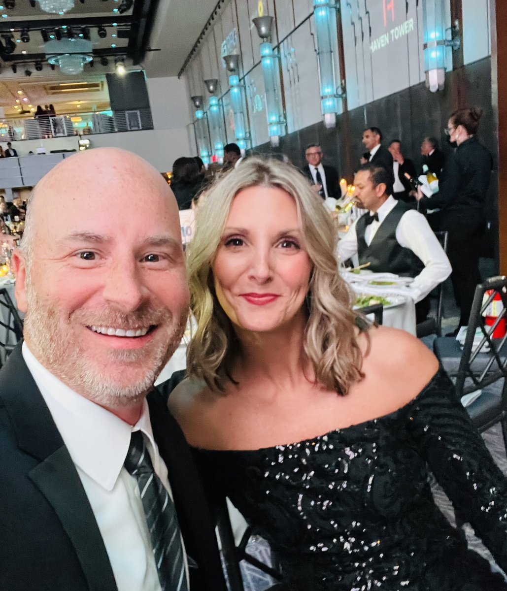 orionwealthtech's tweet image. Cheers to all of the winners and nominees for a job well done — including some of our own: 

🔹 Chief Behavioral Officer, Dr. @danielcrosby, for being recognized for Outstanding Achievement in Thought Leadership for his podcast, #StandardDeviations. 🎙