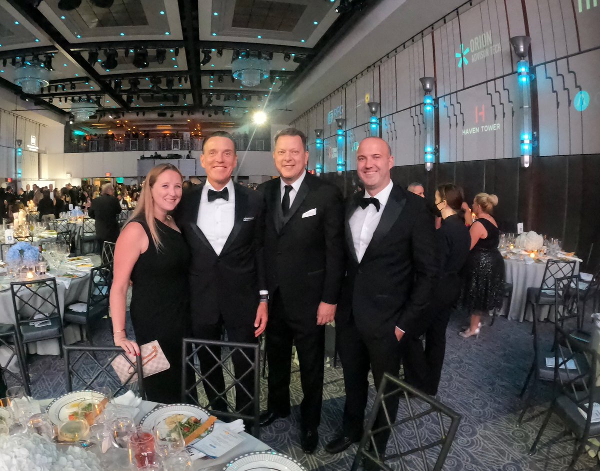 orionwealthtech's tweet image. Cheers to all of the winners and nominees for a job well done — including some of our own: 

🔹 Chief Behavioral Officer, Dr. @danielcrosby, for being recognized for Outstanding Achievement in Thought Leadership for his podcast, #StandardDeviations. 🎙