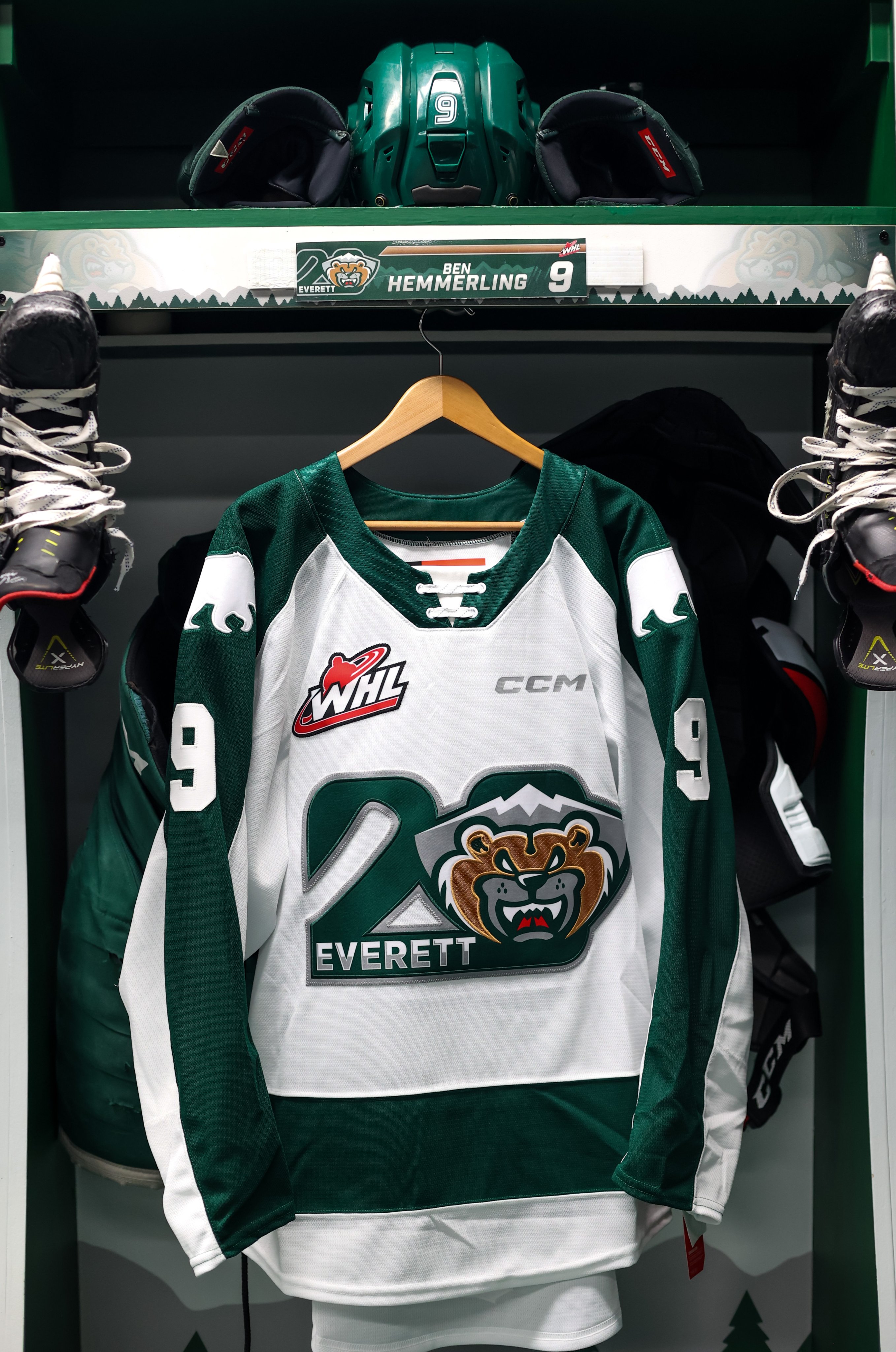 Authentic Everett Silvertips WHL jersey