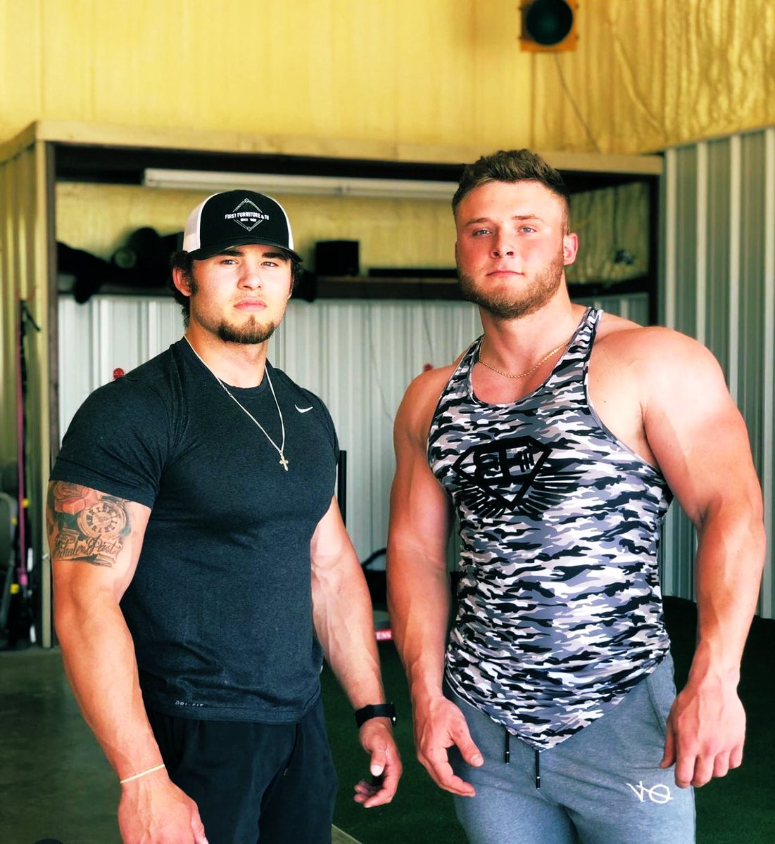 jj_343's tweet photo. Happy birthday to this pimp that’s been my boy since we learned to walk! Time to get messed up tonight🍻@TrystanMcgee https://t.co/uySzanydJv