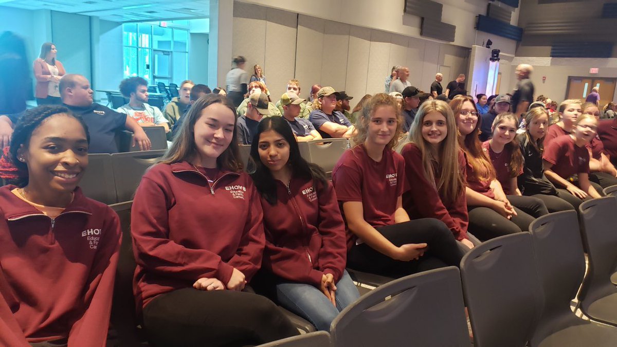 EHOVEefc's tweet photo. Education and Family Careers Seniors! We are ready for our senior year! We can’t wait for what this school year will bring us! #EHOVE #EHOVEvips #efc https://t.co/2XDt2ViFjE