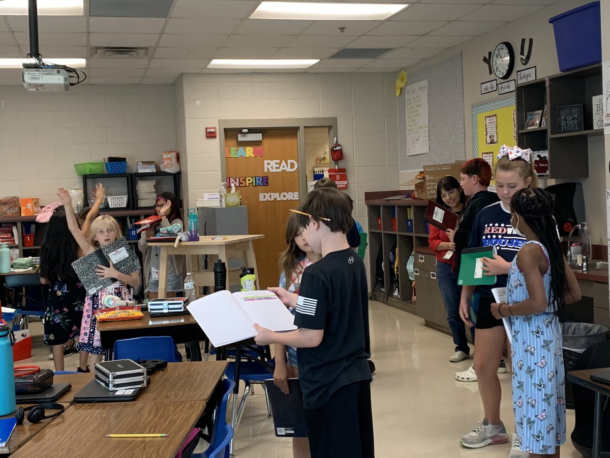 flearningallday's tweet photo. Diving into the writing process using @gretchbernabei writing structures and sharing our Ba-Da-Bings. #TobiasProud @TobiasExplorers https://t.co/DhM0EI8xHY