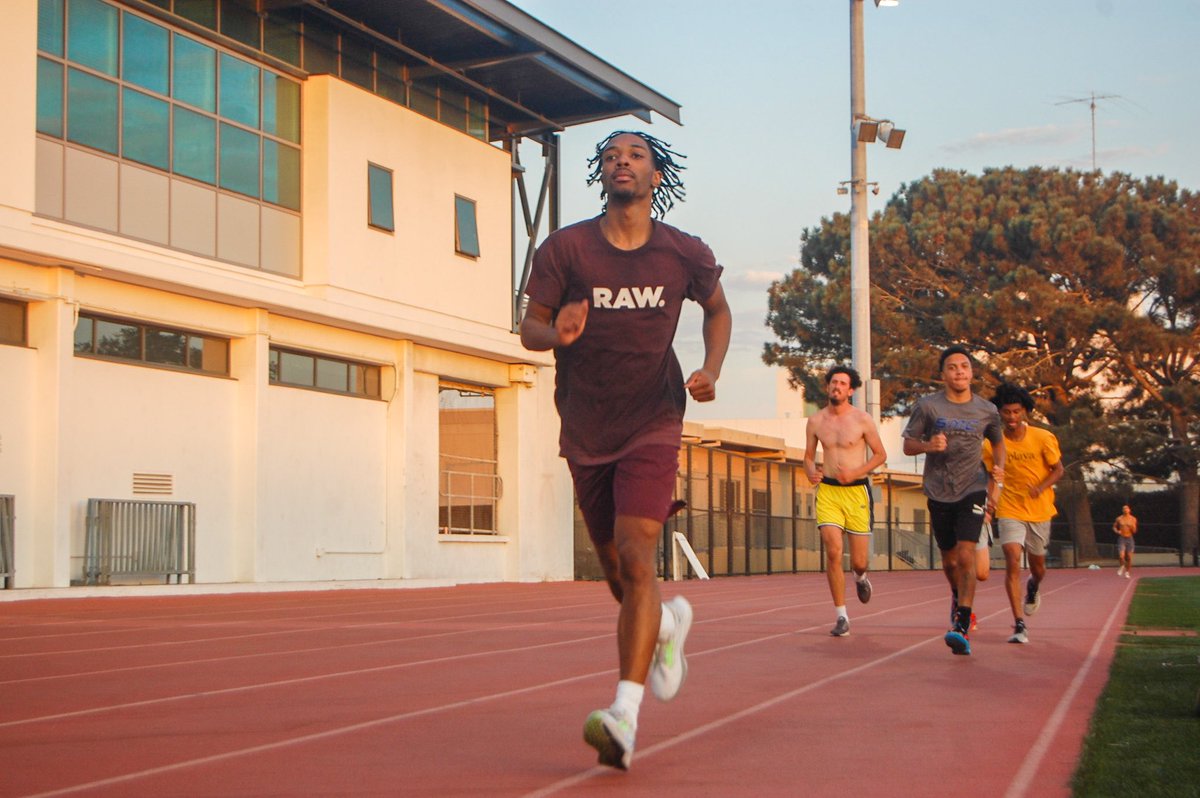SantaMonicaMBB's tweet photo. Conditioning never stops for Santa Monica College Men’s Basketball Program! #HoopAndShip 📸 @yjaec4 https://t.co/4Spgbz6KcO