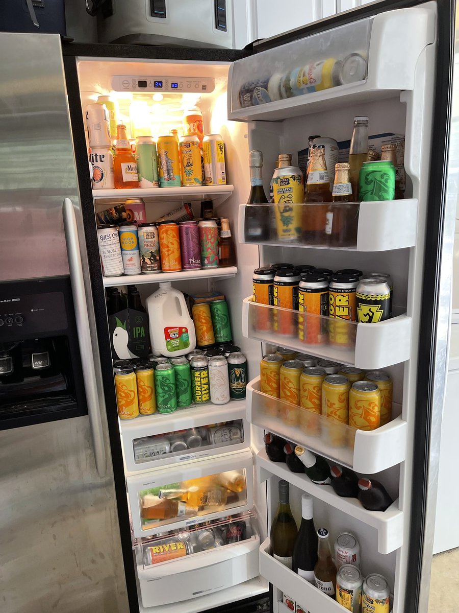 RossTuckerNFL's tweet photo. Football season Fridge Check!
#ShowMeYourBeer #ShowMeYourFridge https://t.co/ySDIEWacXz