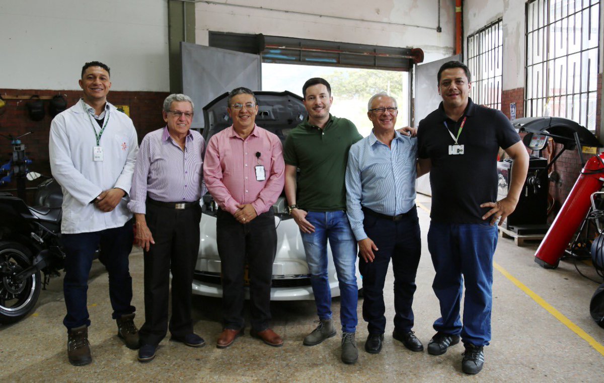 aagomezr's tweet photo. Con éxito culminó el curso de conversión de autos de gasolina a eléctricos dirigido aprendices, empresarios e instructores #CDTCI , con el apoyo de la @EDEQGrupoEPM , @ToyotaCol @SENAQuindio, un compromiso con la utilización de energías renovables @SENAComunica https://t.co/r5lQdtCf3g