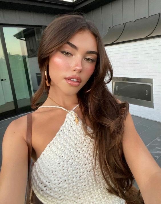 Bir fan Madison Beer'i Selena Gomez ve Ariana Grande ile karıştırıyor ->