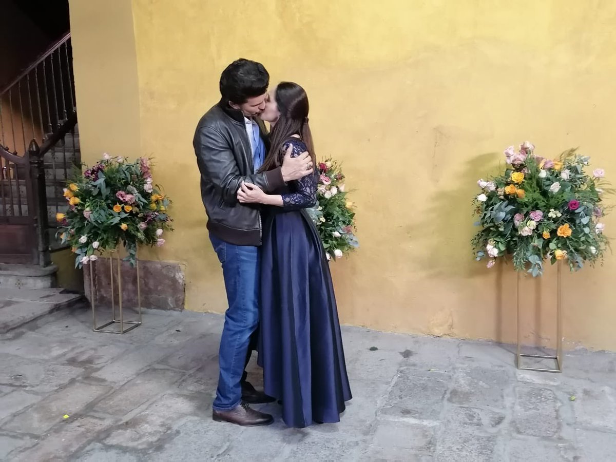 Augusto regresó por el amor de Guadalupe 

Gran final 
#CorazónGuerrero #LasEstrellas