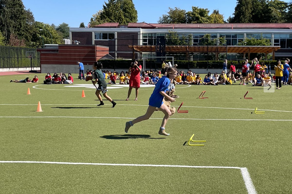 KJTOConnor's tweet photo. Fabulous first week back for our full community @YorkHouseSchool : Grade 8 Orientation, first day Welcome Walk, Opening Assembly, Inter-Grade House Events and so much more, all alongside our academic program. So great to have everyone back together again! #myYHS https://t.co/qbdQi9cjYJ