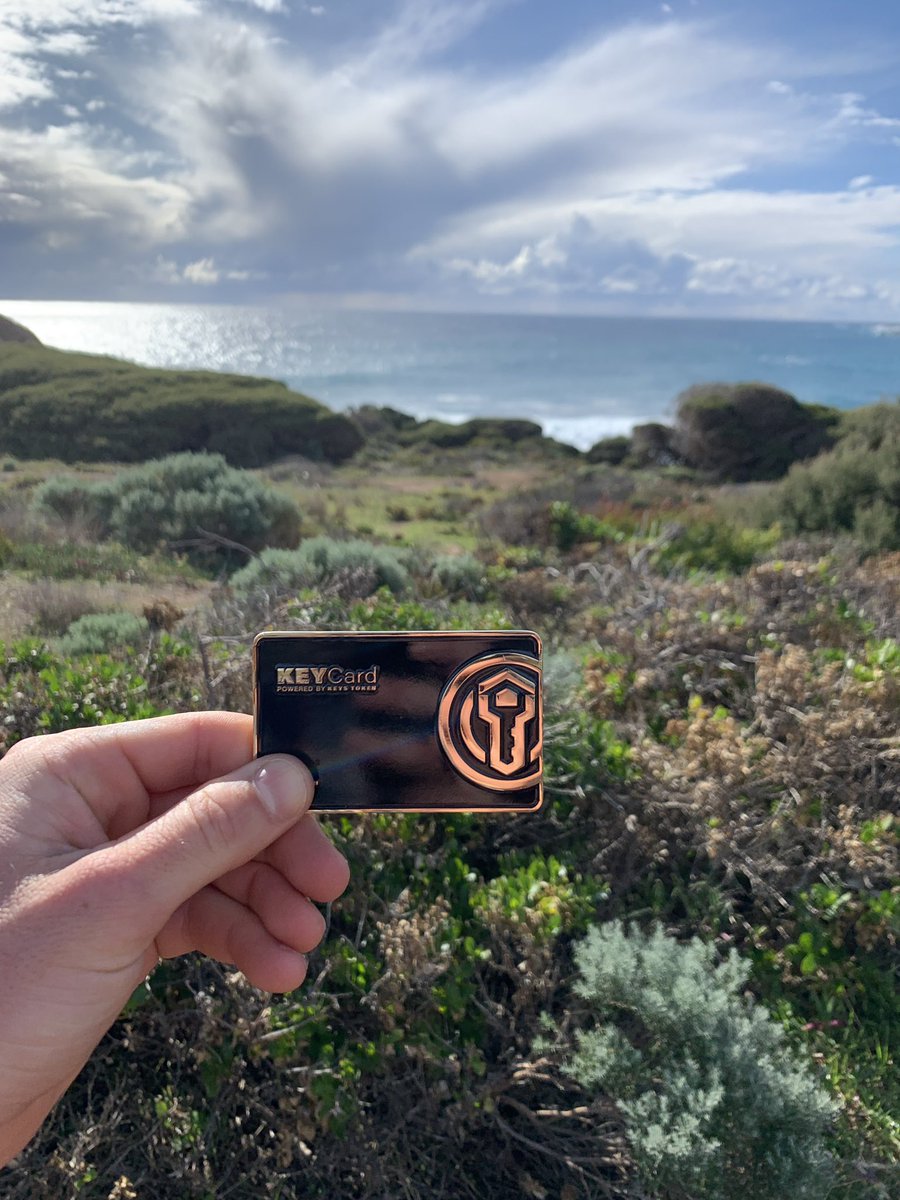 keysmetaverse's tweet photo. Happy #KEYCardFriday! We hope everyone has an amazing weekend π
#NFT #Metaverse https://t.co/qHr7B8ASSc