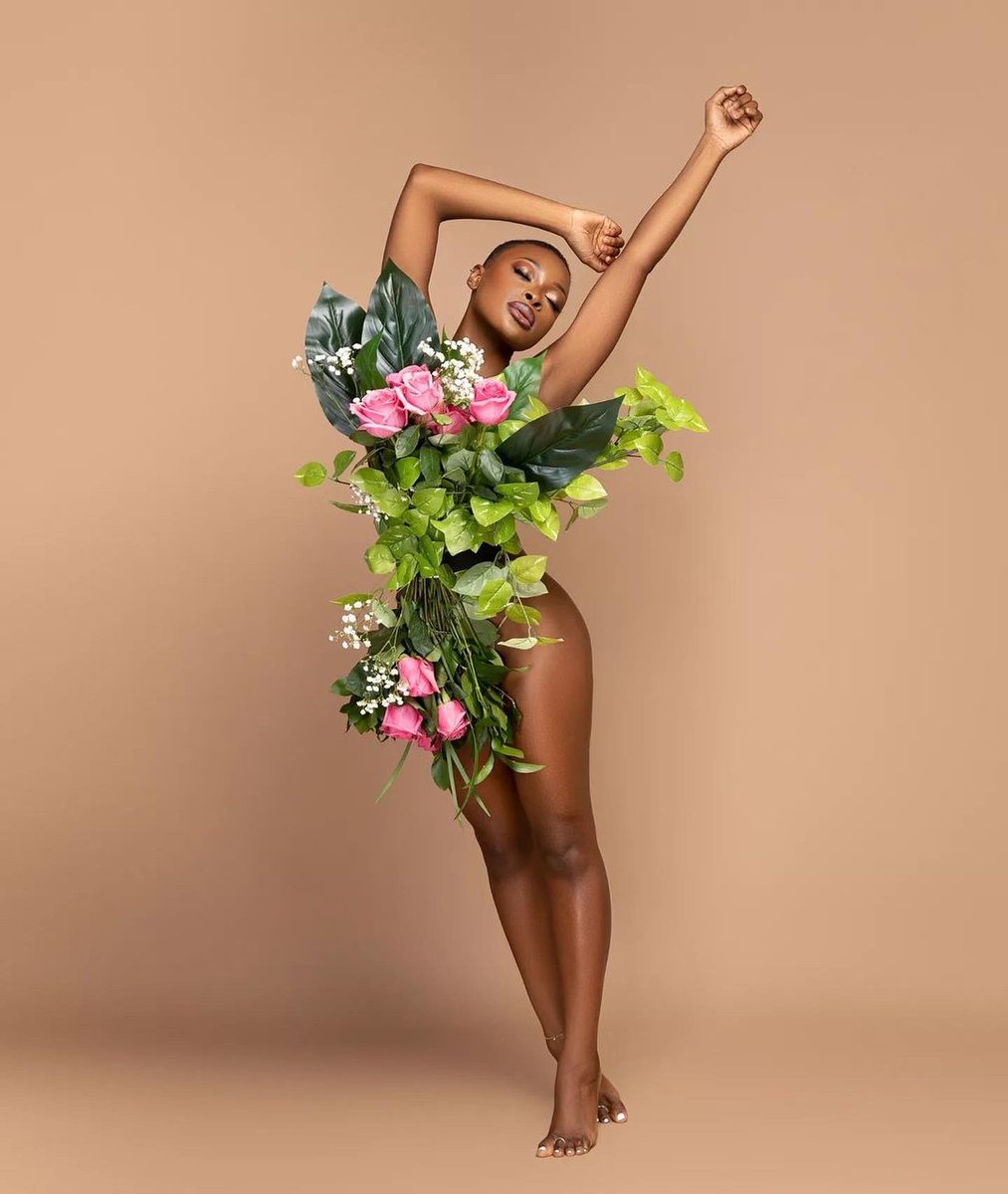 SAUEBLACKCREATE's tweet photo. 💐🌷🍃

📸 IG: paperchris_ https://t.co/MekkO6f3ci