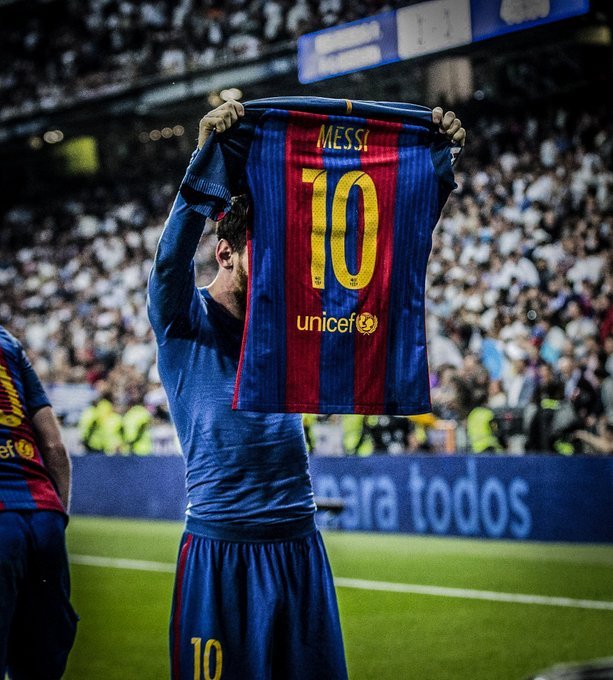 Twitter 🐢madridblaugrana🐢："La celebración Lionel Messi en el Santiago Bernabéu Lo más icónica de un gol en la historia del fútbol? Yo digo si. https://t.co/ywqwdgtsCD" Twitter