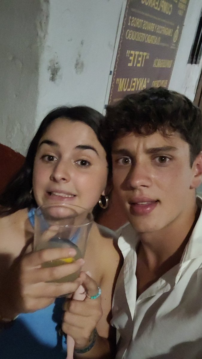 Me acaba de servir mi primera copa legal