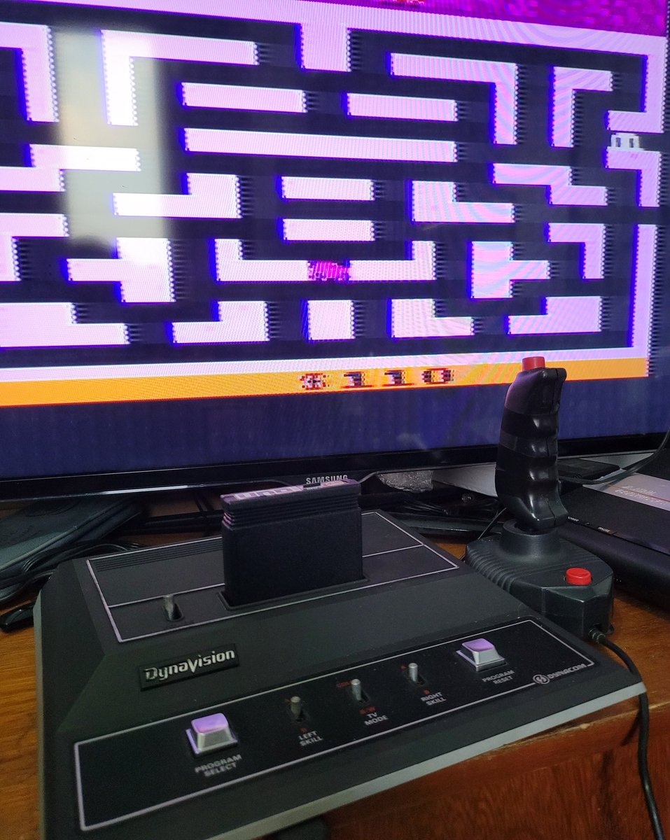Carlos_Funo's tweet image. Dynavision 1, clone do Atari 2600, eu acha o mais bonito na época. 🕹#dynavision #atari2600 #retrogamer #RETROGAMING #anos80 #clone