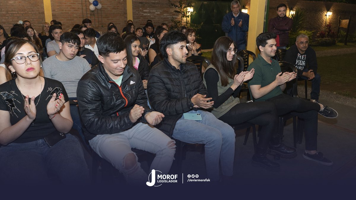 JavierMorofok's tweet photo. que construyan e impulsen junto a las otras generaciones, coincidimos en que la política es una herramienta para transformar y mejorar la sociedad.
A Ramiro Gómez y a todo este grupo de jóvenes, quiero agradecerles por tan cálida recepción.
#JavierMorof
#LaPolíticaEnLosJóvenes https://t.co/nKzu1NTEe8