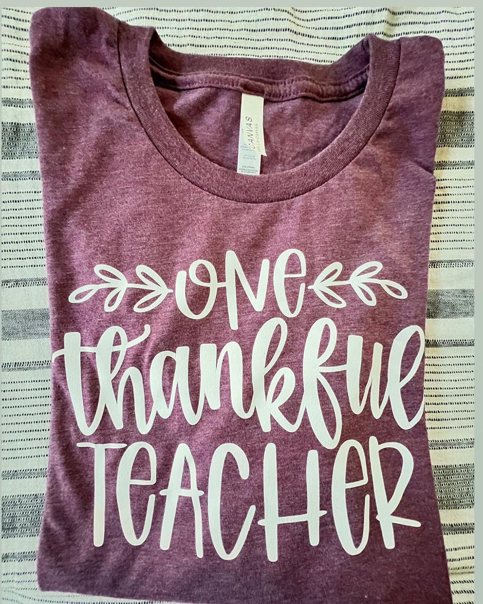 custmclassrooms's tweet photo. Introducing Teacher Tees by Custom Classrooms! Fall is here and so is the launch of these must-have tees 🍁 Buy one for yourself or a special teacher in your life🧡 $20/each ($5 shipping outside Frisco/Prosper) Message to order! #customclassrooms

#teachers #teachersoftwitter https://t.co/rHyJeG5Cor