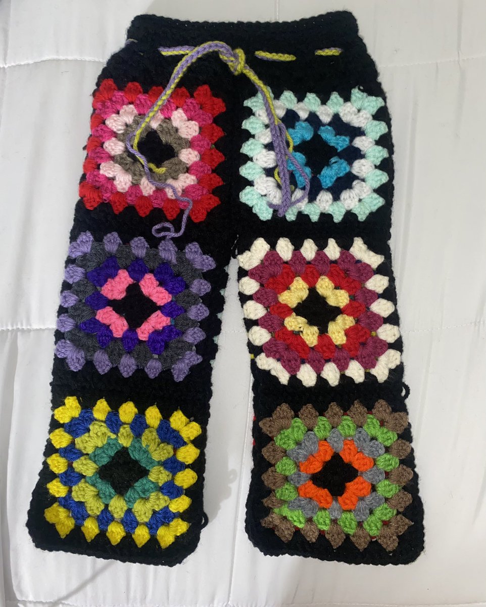 LoveTangledYarn's tweet photo. The first pair of pants I’ve ever COMPLETED. I have attempted pants a lot of times but never finished them. This was a great stash yarn buster. Should I add to the site ?!

#lovetangled #lovetangledyarn #crochet #crochetpants #crochetgrannysquares https://t.co/1FK0DH4S6x