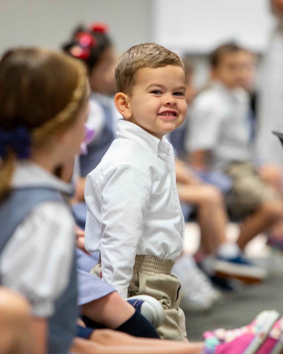 SBS_Houston's tweet photo. In honor of school portraits this past week, here are a few of our littlest eagles cheesing it up! Special thanks to our lower school teachers who made sure uniforms stayed spotless, bows were perfectly positioned and smiles were ear to ear! #SBSmoments #ThinkLiveLead https://t.co/YiYs9o7aCU