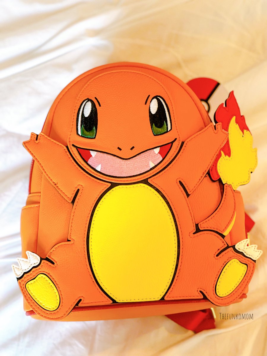 My grail @Loungefly bag just got delivered. 🔥 🤗 💗 #loungefly #loungeflycollector #pokemon #PokemonGO #charmander