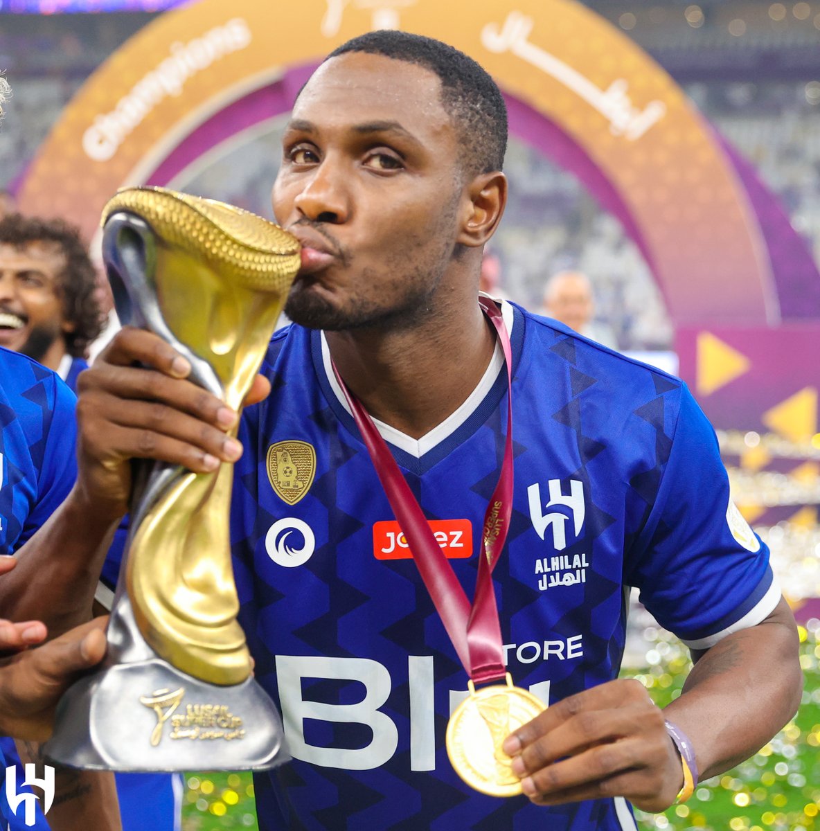 Alhilal_FC's tweet photo. 🏆 نهاية أسبوع جميلة بالذهب 😍💙

#الهلال https://t.co/KFIRQnWcqJ