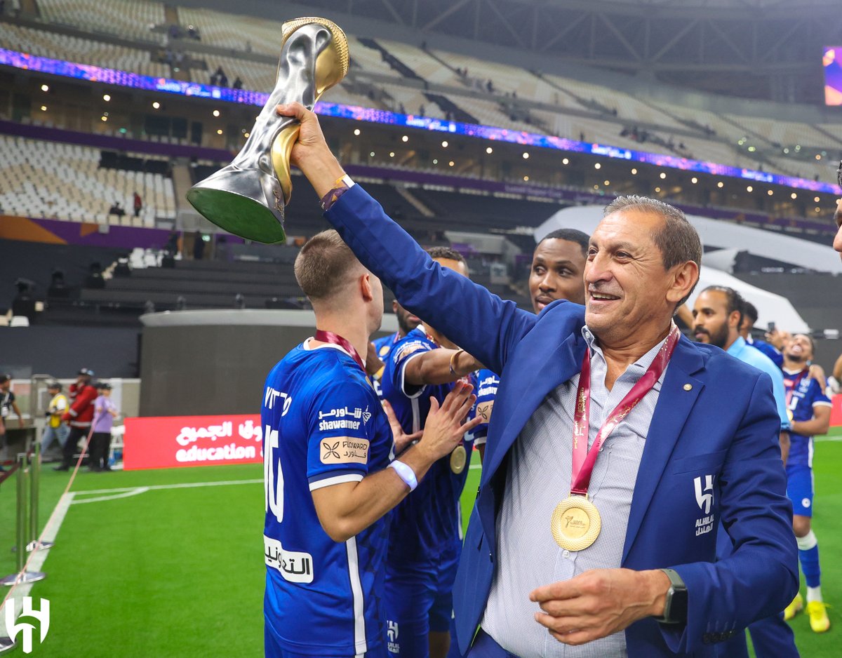 Alhilal_FC's tweet photo. 🏆 نهاية أسبوع جميلة بالذهب 😍💙

#الهلال https://t.co/KFIRQnWcqJ