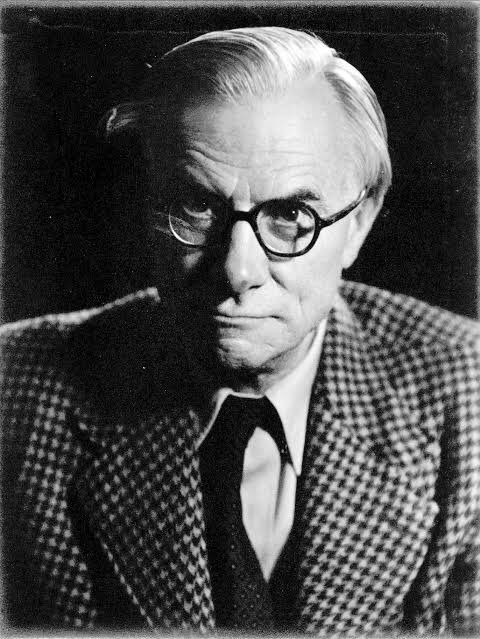 E.H Carr’dan Stanley Hoffman’a mektup (1977):

“Uluslararası İlişkiler diye bir bilim sahası yoktur, bu adla anılan şey, düzgün bir akademik disiplin maskesi takmış kontrol ideolojisidir.”