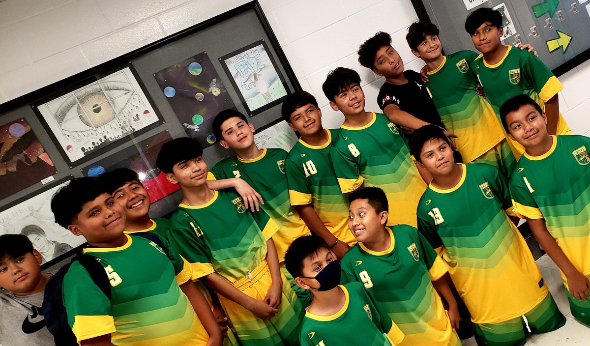 mr_illinois's tweet photo. Congrats to our 7th grade boys soccer team on their home game 6-3 win against a tough Holmes team. They improved to 2-0! Proud coach ! #GoElks ⚽️ 🦌 https://t.co/63kBvSUH8J