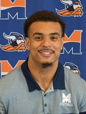 AKSportsReport's tweet photo. Anchorage's LaTraviaus Kingsland went from wearing Zack Bowman’s number at Bartlett to playing for him at Midland University. “He’s rooting for you because just like he’s a hometown kid, you’re a hometown kid.” @tray_kingsland @Gbearfootball @MidlandU_FB
https://t.co/Dnk2ru7PZx https://t.co/9jhnUWmszy