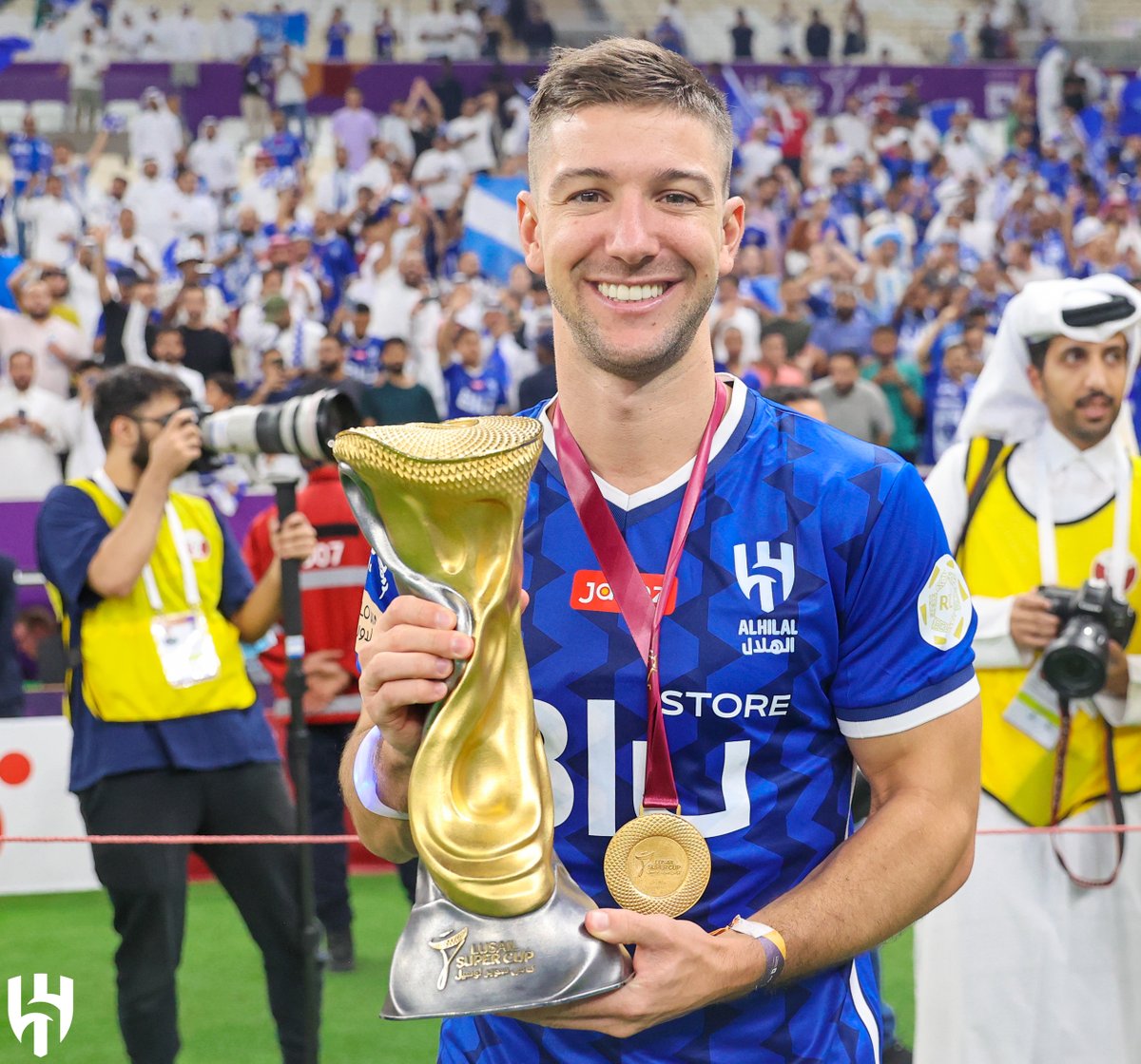 Alhilal_FC's tweet photo. 🔝#الهلال والكؤوس.. عشرة عمر 😍💙🏆 https://t.co/YN8ok6z6XL