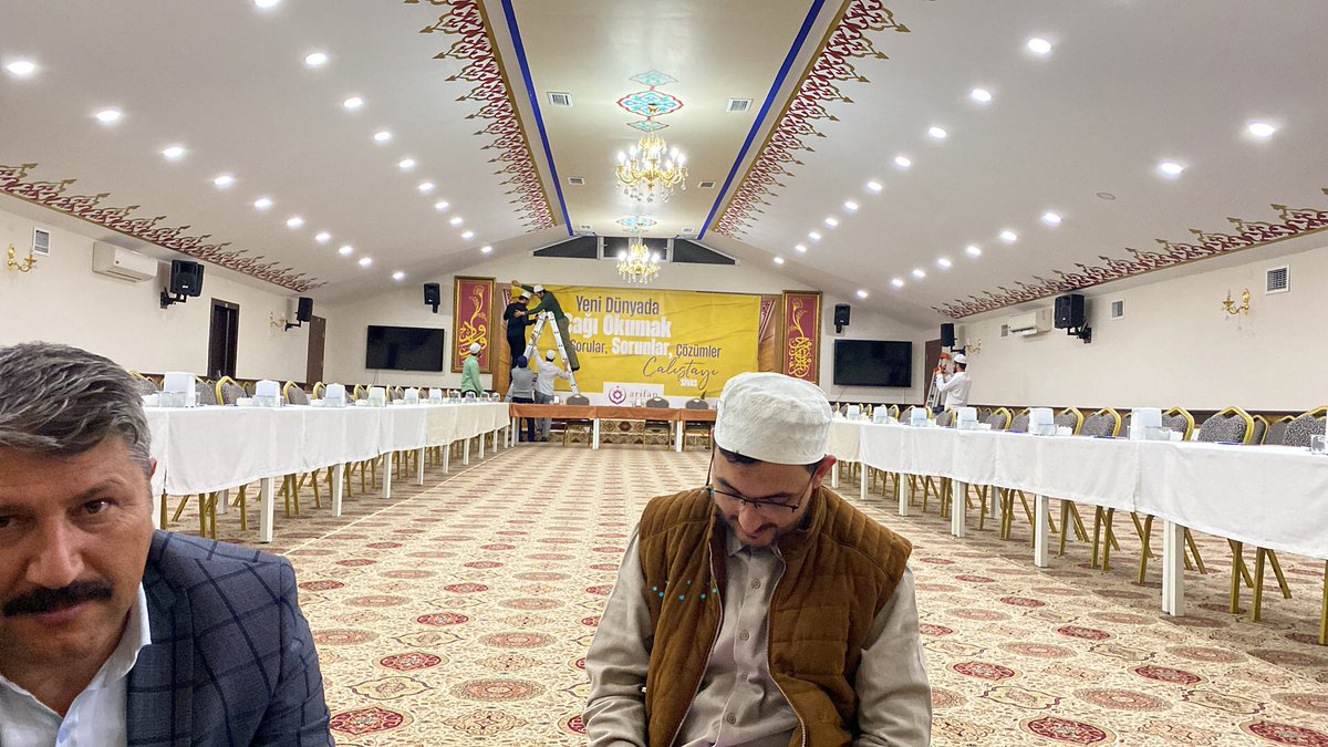 ofmuderrisoglu's tweet photo. #çağıokumak çalıştayında hazırlıklar tamam inşallah.

Rabbim temamına afiyeti ve affı ile erdirsin.

İnsan ve hakikat dertlisi hademe-i ilim ve bir çok vakıf temsilcisi gencimiz ile çalıştayımız sabah başlayacak inşallah.

Bereketle ve selametle.. https://t.co/UWxXxbS0c4