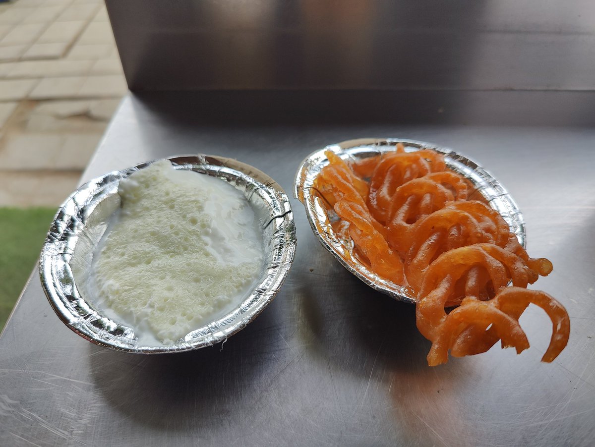 mddubey409's tweet image. Here you go @__Nabi____ ma'am!

#dahijalebi #breakfast #weekend