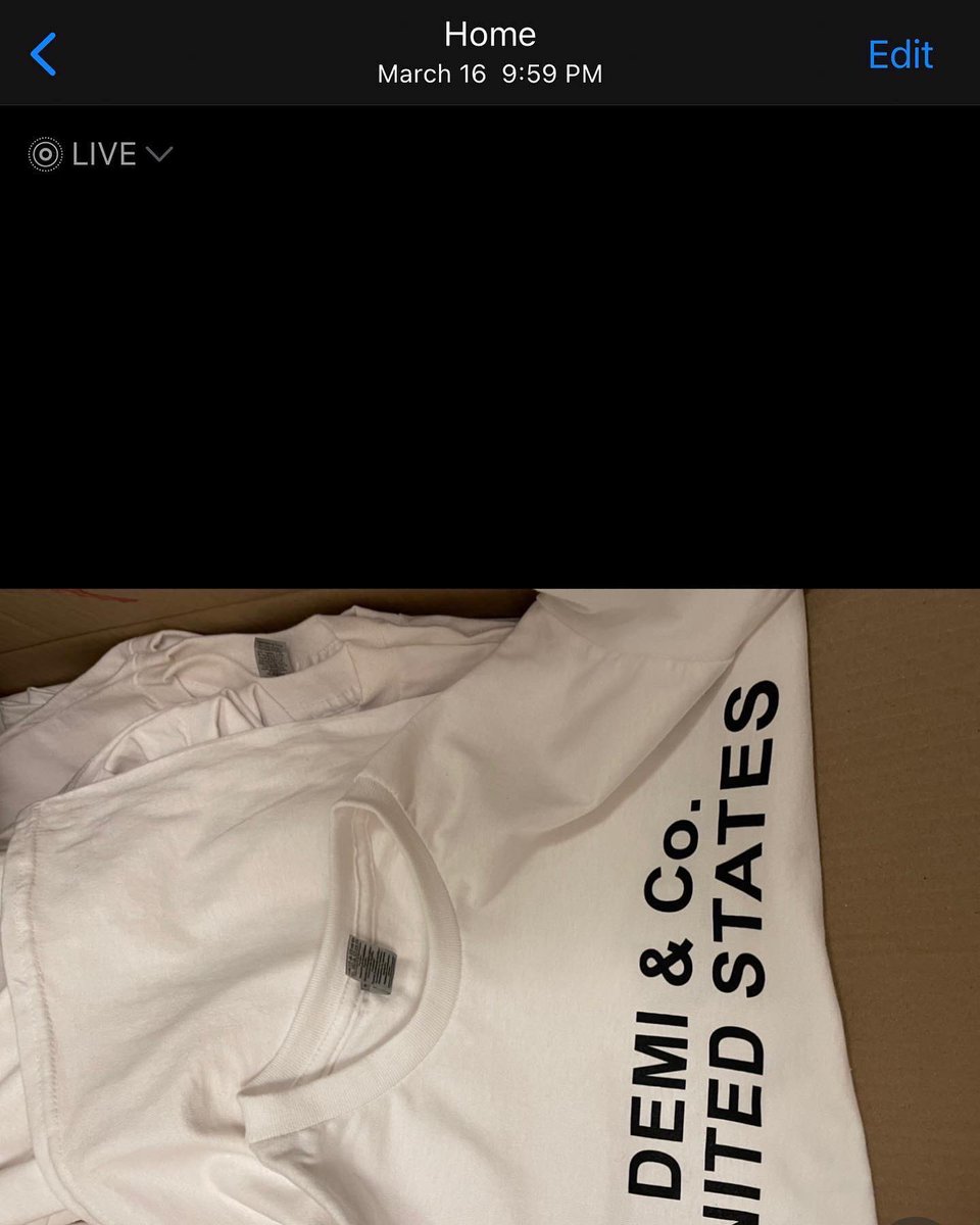 _DEMI_Co's tweet photo. @GalleryDept  y’all have the same exact design!! 🚨🚨 https://t.co/fmYicy1hQj
