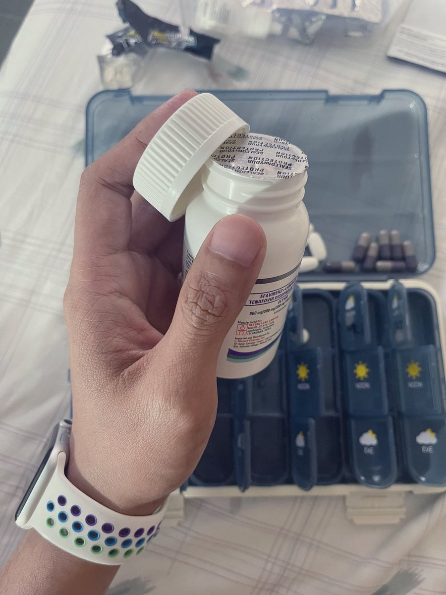 PosSouth051322's tweet photo. Organizing my pill box again and I realized that I’m about to pop my 5th ARV bottle already. Konting intay nalang for my Viral Load test. Excited to know the results, hoping for the best. #PLHIV #PLHIVdiaries https://t.co/Ci9bjDB2Wn
