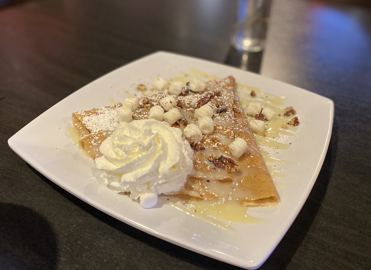 kingchiru15's tweet photo. A beautiful and breezy Friday evening calls for a coffee &amp; crepe!🤗 @ColadosC @GoodyearAZ 
#Coffee #Crepe #BreezyEvening #GoodYear #Arizona https://t.co/sblA22bclo